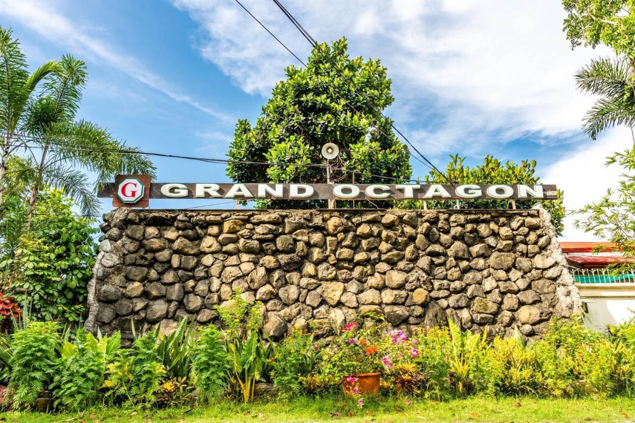 Grand Octagon Resort Laoag Eksteriør billede